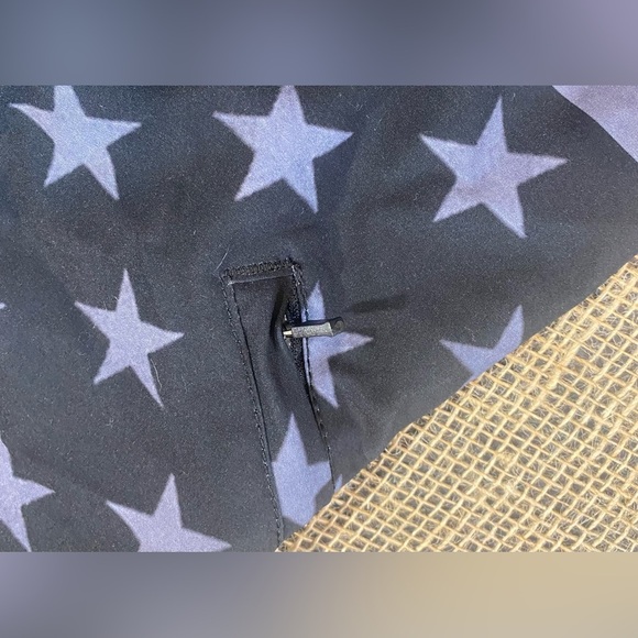 SA Company Blackout Design American Flag Board Shorts, Sz 38, Water-repellent - Picture 11 of 11
